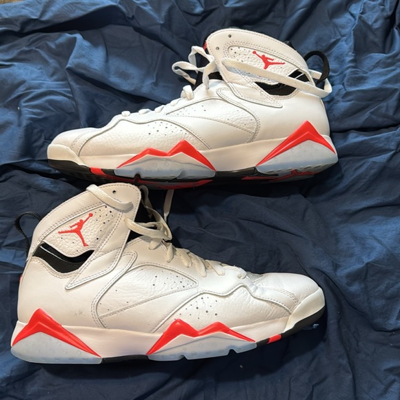 Jordan retro. Size 11 - Picture 2 of 4